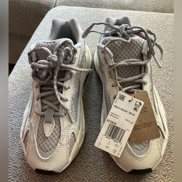 Yeezy 700 brand new with tag